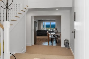 Interior - Lakefront Style - Lake Taupo Holiday Home (Taupo)