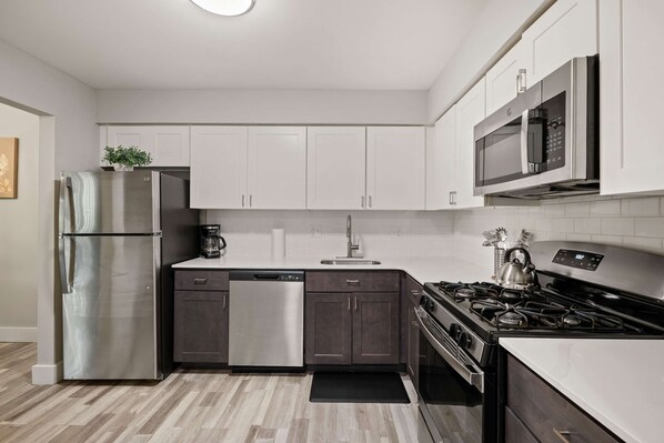 Fridge, microwave, oven, stovetop