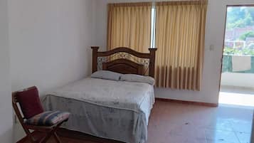 9 bedrooms, iron/ironing board, bed sheets