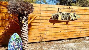 Enceinte de lâhĂ©bergement