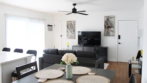 Dining -  ☆ Gem Apt. in Culver City ☆ Nearby Restaurants, Hotels, Parks, Beach and MORE!  (Culver City)