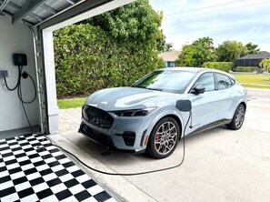 Property grounds - WELCOME- MARCO ISLAND BEACH LIFEISGOOD STYLISH HOME! FOOD, FUN, SUN & MEMORIES! (Marco Island)