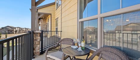 Apartment, 1 Queen Bed, Balcony (6582 Crystal Downs #205) | Property grounds