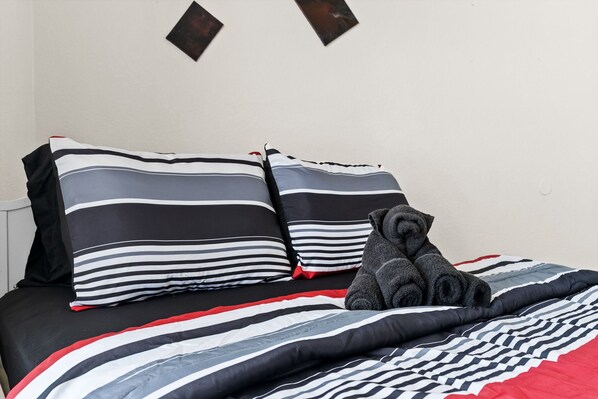 2 bedrooms, desk, travel crib, free WiFi