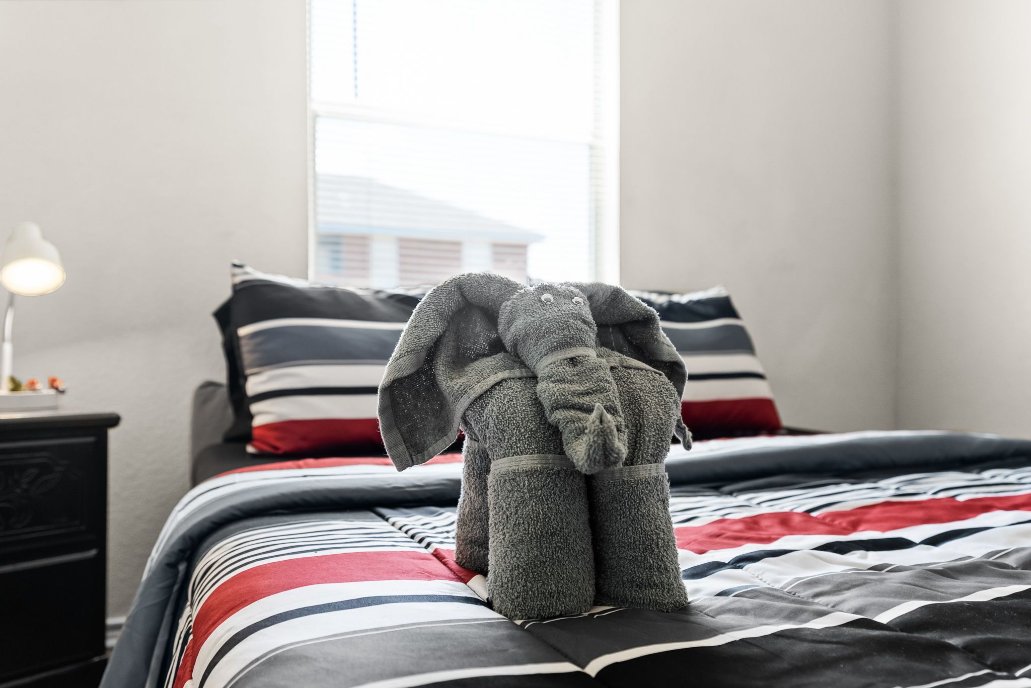 2 bedrooms, desk, travel crib, free WiFi