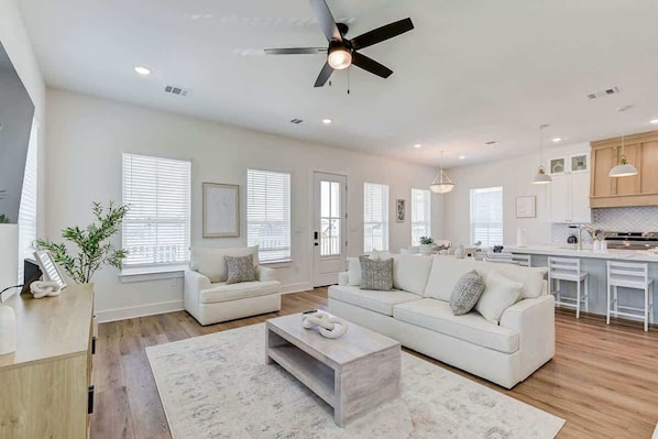 Fernseher, Tischfußball