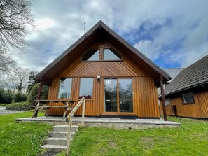 Exterior - RoseTree Lodge 3 bed Sleeps 6 (Hengar Manor Holiday Park)