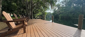 Rainbow River mid-century Estate Sleeps 20+ people and guarantees unlimited fun!