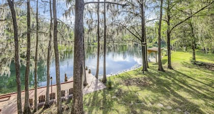 Rainbow River mid-century Estate Sleeps 22+ people and guarantees unlimited fun!