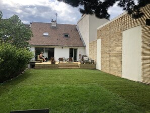 Exterior -
Quiet modern villa near Paris #JO24 (Nanterre)