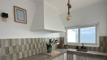 Réfrigérateur, micro-ondes, four, lave-vaisselle