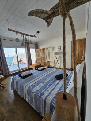 3 bedrooms, iron/ironing board, travel cot, free WiFi