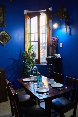 Free daily full breakfast 