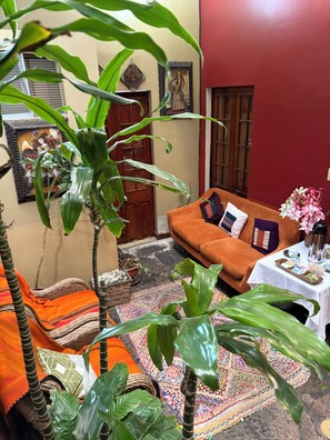 40-inch Smart TV with digital channels, Netflix, streaming services - La Casona de palacio Viejo (Arequipa)