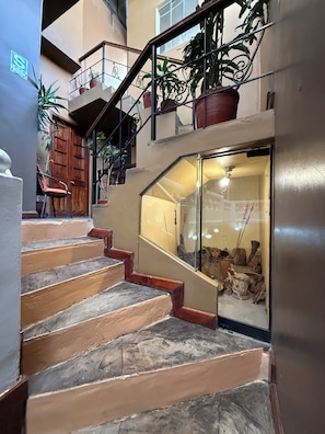 40-Zoll-Smart-TV mit Digitalempfang, Netflix, Streaming-Dienste