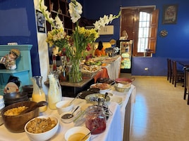 Desayuno completo incluido todos los días 