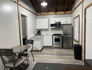 Micro-ondes, four, plaque de cuisson, lave-vaisselle