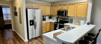 4 Bed 4 Bath Condo Near Campus!