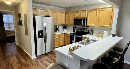 4 Bed 4 Bath Condo Near Campus!