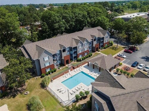 4 Bed 4 Bath Condo Near Campus!