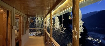 Mountainside Bliss: Find Peace and Comfort at Our Mud House in Manali