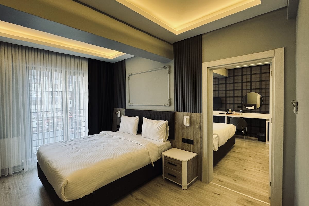 1 bedroom, premium bedding, minibar, in-room safe