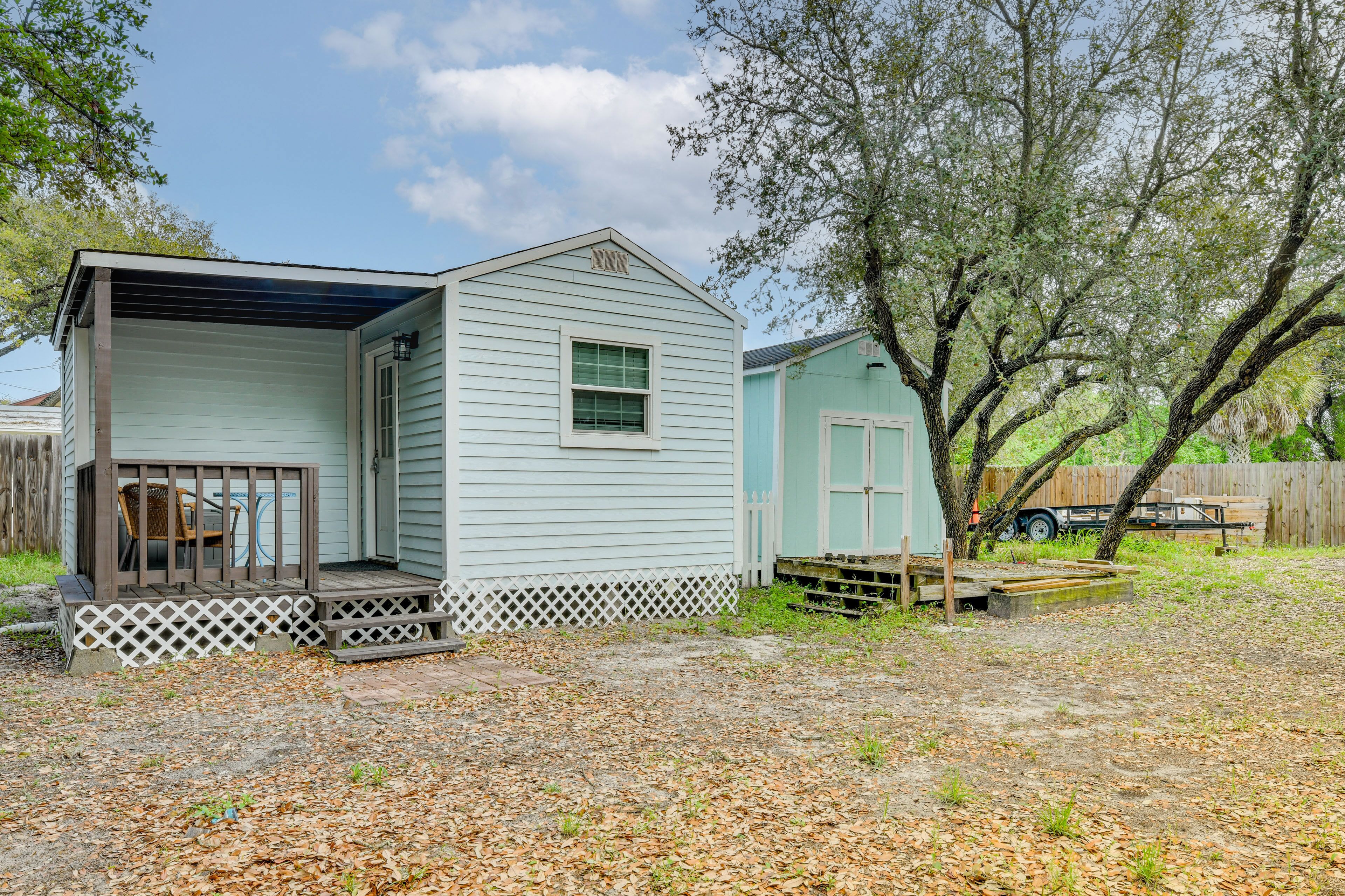 Quaint Texas Studio: 1 Mi to Rockport Beach!