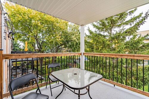 Spacious 3 bdr apartment , Free parking