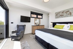 10 dormitoris, planxa i posts de planxar, wifi gratuïta i roba de llit 