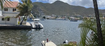 Delightful centrally located Simpson Bay Yacht Club condo.