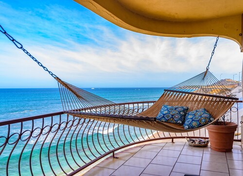 Premier Top Floor Corner 3 BR @ Las Olas Best Views of Surf, Steps from the Sand