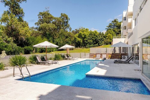 2 minutes to the beach! Family-sized condo in the heart of Punta del Este