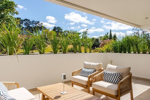 2 minutes to the beach! Family-sized condo in the heart of Punta del Este