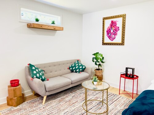 1-bedroom apartment just 17 minutes from Mercedes-Benz Stadium