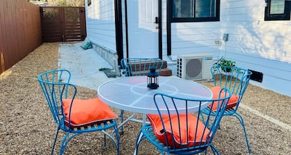 1-bedroom apartment just 13 minutes from Six Flags Over Georgia