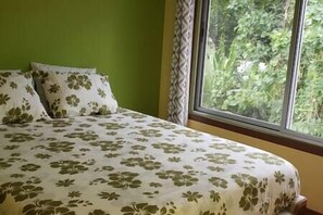 3 habitaciones, tabla de planchar con plancha, wifi y ropa de cama 