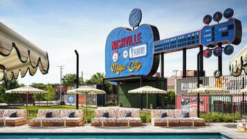 ์ผ์ธ ์์์ฅ, ๋ฌด๋ฃ ์นด๋ฐ๋, ์์์ฅ ํ๋ผ์