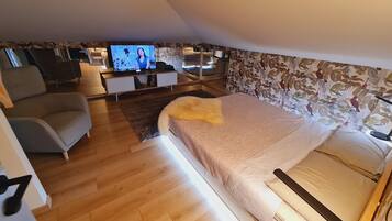 Muebles diferentes, escritorio y sistema de insonorización