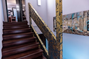 Escaleras con baranda