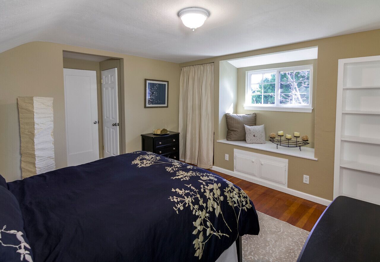 Spacious Room in friendly house near Stanford, FB, Amazon