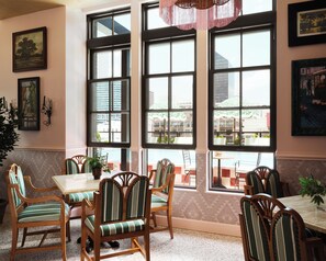 Ferdiglaget frokost på hverdagene (USD 20 per person)