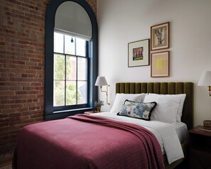 Sengetøy av topp kvalitet, dundyner og skrivebord