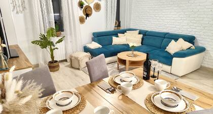 Przytulnie urządzone mieszkanie w klimatycznej kamienicy.