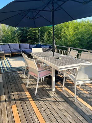 Outdoor dining - Ocean Beach/Corneille Estate May 2024 (Ocean Beach)