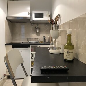 Private kitchen - Appartement de Charme à Montmartre à 5 min de la Basilique du Sacré Coeur (Paris)