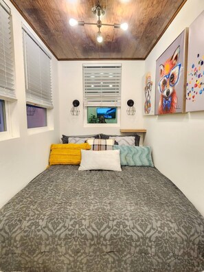 1 bedroom, iron/ironing board, free WiFi, bed sheets - Real Tiny Home 200sqft

 (Phoenix)