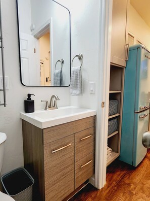 Hårføner, håndklær, såpe og sjampo