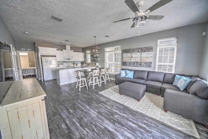 TV - 025 Gulf Dr. - Great 2 Story Home with Golf Cart! 2 Golf Carts! (Panama City Beach)