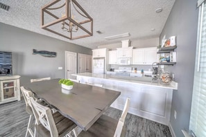 Dining - 025 Gulf Dr. - Great 2 Story Home with Golf Cart! 2 Golf Carts! (Panama City Beach)