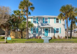Exterior - 2/1 - Upper unit - 4 blocks to the Beach (Jacksonville Beach)